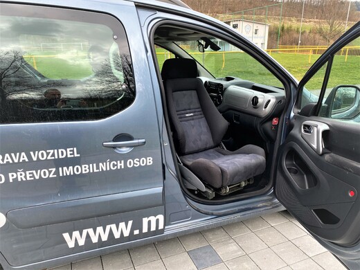 Berlingo sedadlo.jpg